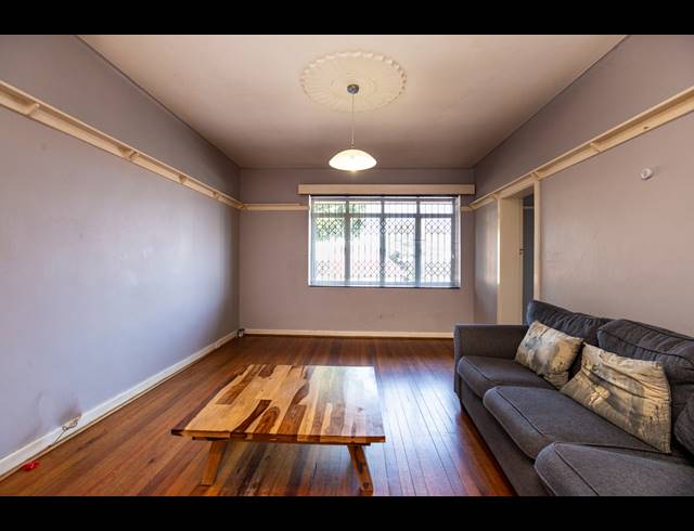 2 BEDROOM APARTMENT FOR SALE IN GLENWOOD